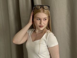 shaved pussy web cam NikkiByous