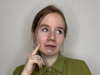 chat room live show PiaBlumstein