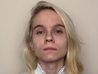 girl topless PoulaShade