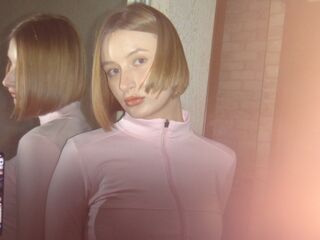 naughty cam girl masturbating RosinaHeverley