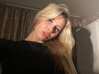 mastubating web cam girl RowanBellamy