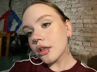 camwhore spreading pussy SaraKnights