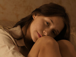 masturbating webcamgirl SeeMule