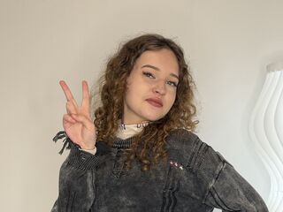 camgirl masturbating with dildo SherikaMantony
