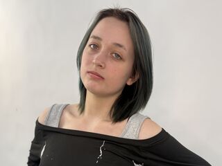 camgirl fingering bald pussy SoleneWinter
