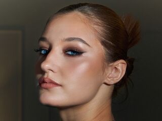 naughty camwhore VerniaGrenon