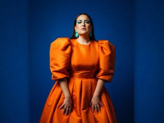 naked cam girl masturbating with dildo VivianaGrays